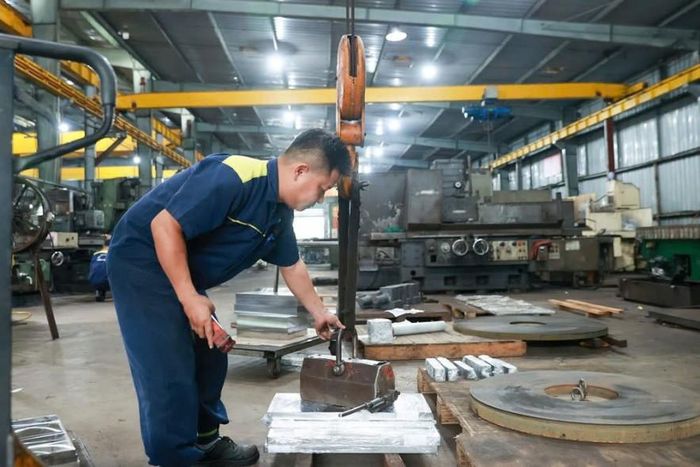Các chính sách gia hạn, giảm thuế thời gian gần đây đã tiếp sức cho khu vực doanh nghiệp nhỏ và vừa có thêm nhiều nguồn lực để duy trì hoạt động sản xuất, kinh doanh. Ảnh: Đức Thanh