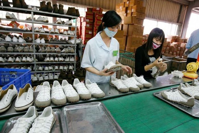 Trong nửa đầu năm 2026, xuất khẩu giày dép mang về xấp xỉ 12 tỷ USD. Ảnh: An Thư