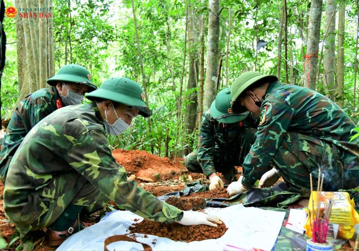 5 hài cốt liệt sĩ tại khu vực đồi khe Cây Lỗi, thôn Cựp Cuôi, xã Hướng Lập vừa được Đoàn Kinh tế - Quốc phòng 337 (Quân khu 4) phát hiện và quy tập