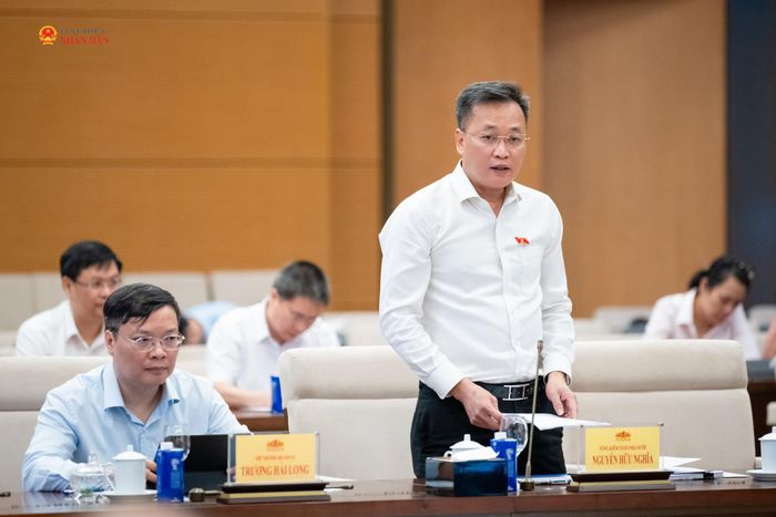 Tổng Kiểm toán Nhà nước Nguyễn Hữu Nghĩa trình bày Tờ trình dự thảo Nghị quyết