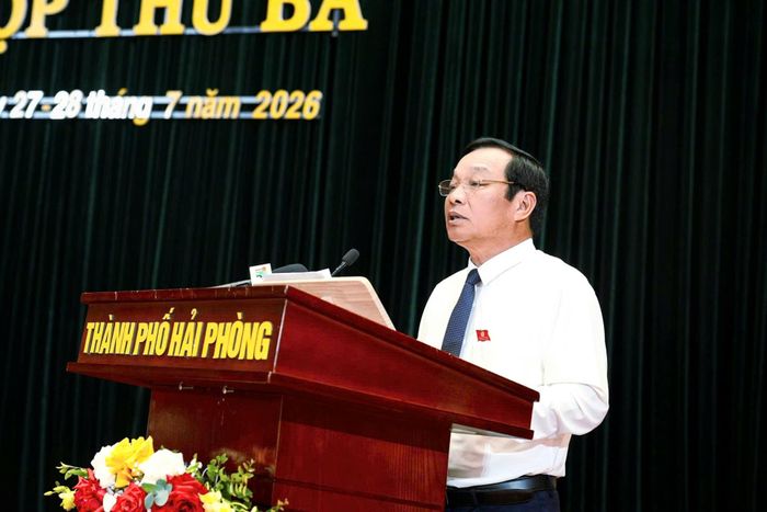 Phó Bí thư Thành ủy, Chủ tịch HĐND thành phố Lê Văn Hiệu phát biểu khai mạc Kỳ họp thứ Ba, HĐND thành phố Hải Phòng Khóa XVII. Ảnh: Nguyễn Ánh