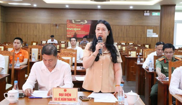 Đại diện Hội Luật gia TP. Đồng Nai đóng góp ý kiến. Ảnh: Văn Dũng