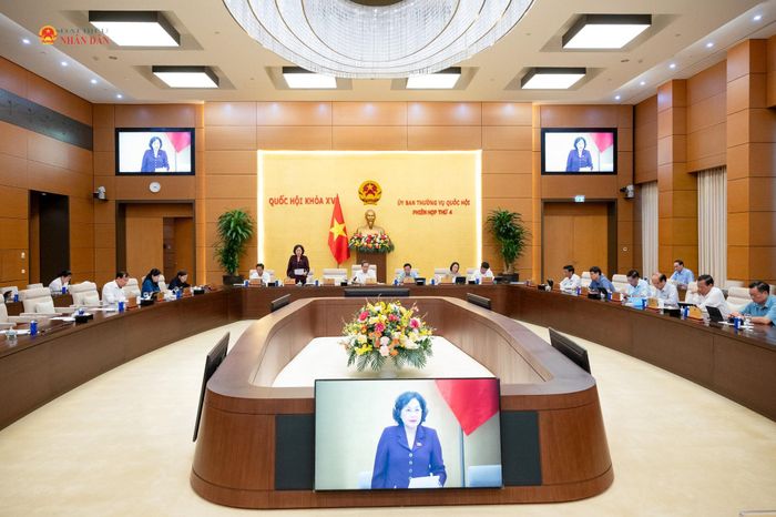Quang cảnh phiên họp
