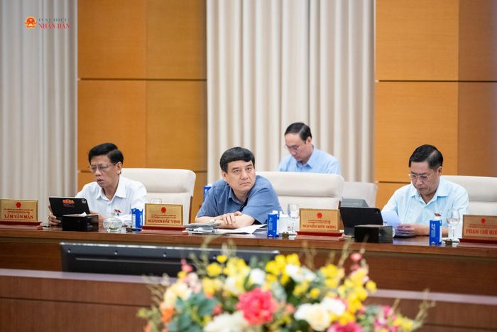 Các đại biểu dự phiên họp