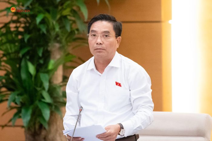 Phó Chủ tịch Quốc hội, Thượng tướng Nguyễn Doãn Anh điều hành nội dung phiên họp
