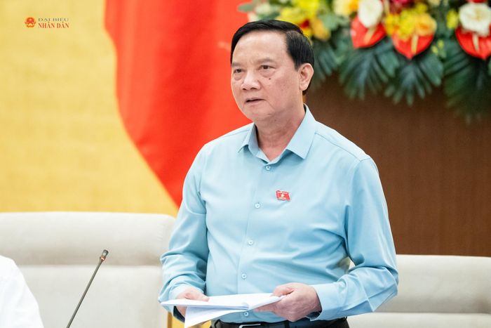 Phó Chủ tịch Quốc hội Nguyễn Khắc Định phát biểu tại phiên họp