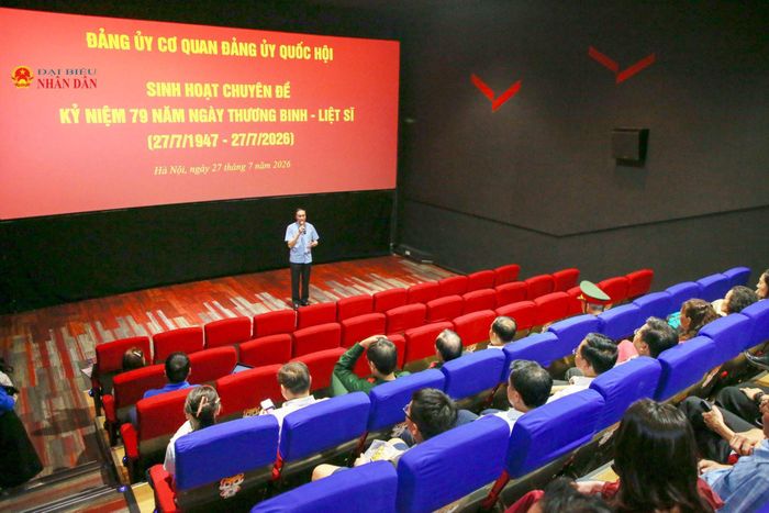 Đại biểu tham dự buổi sinh hoạt chuyên đề