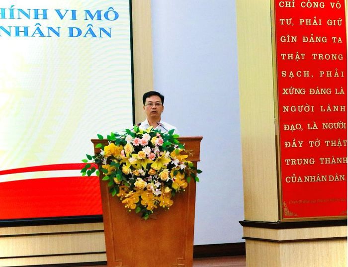 Ông Nguyễn Đình Vinh - Phó Giám đốc NHNN Khu vực 3 phát biểu tại Hội nghị