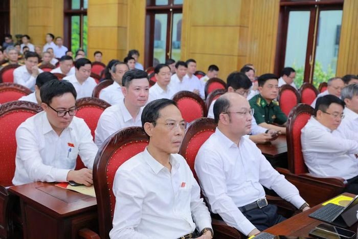 Đại biểu Trung ương và tỉnh Thanh Hóa tham dự buổi lễ.