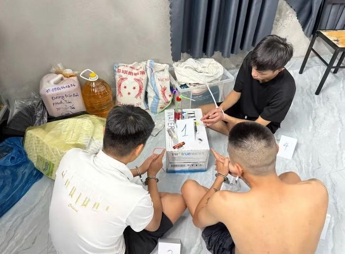  Phòng ngủ của quán bia - nơi các đối tượng tổ chức sử dụng trái phép chất ma túy. 