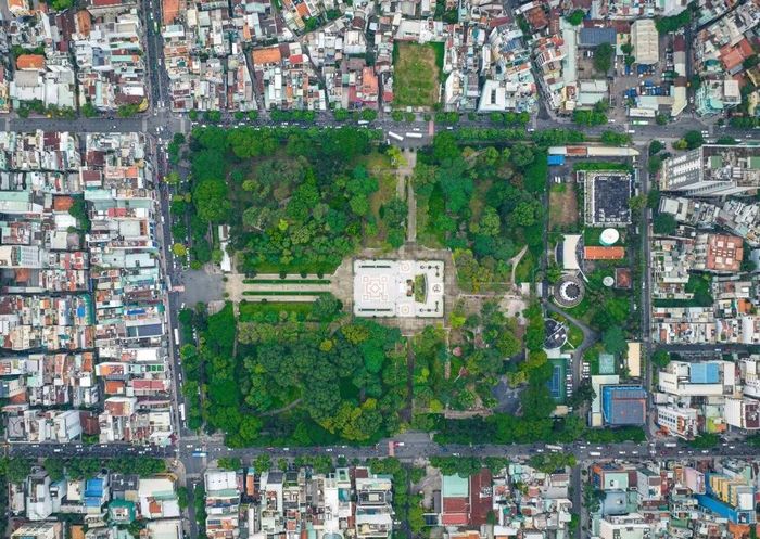 Theo cứ liệu mà bà Lê Nguyễn Hồng Minh xâu chuỗi lại, khu vực nghĩa trang Đất Thánh Chà cũ nằm cạnh công viên Lê Văn Tám ngày nay. Ảnh: CTV