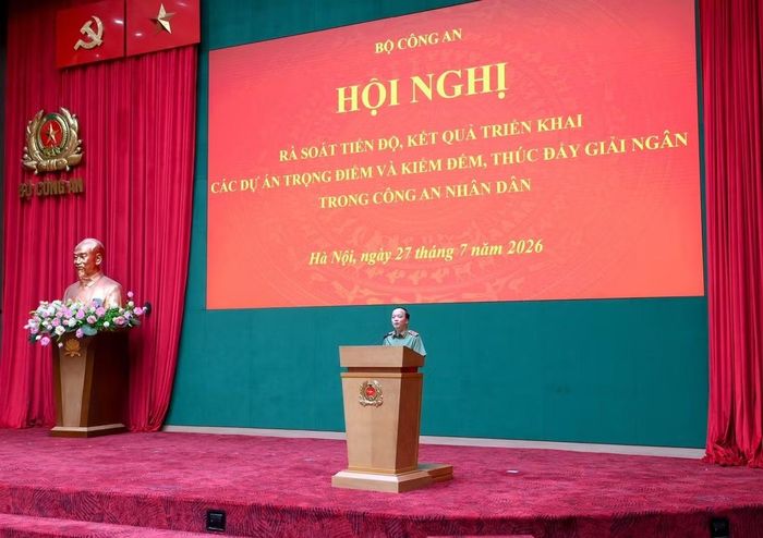 Thứ trưởng Bộ Công an Đặng Hồng Đức phát biểu tại hội nghị.