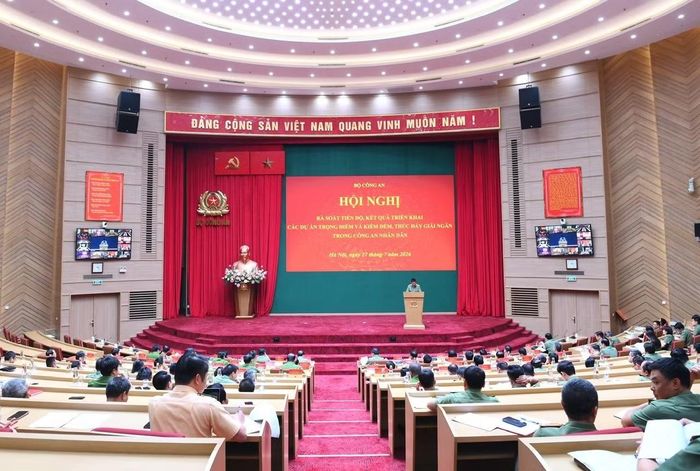 Toàn cảnh hội nghị.