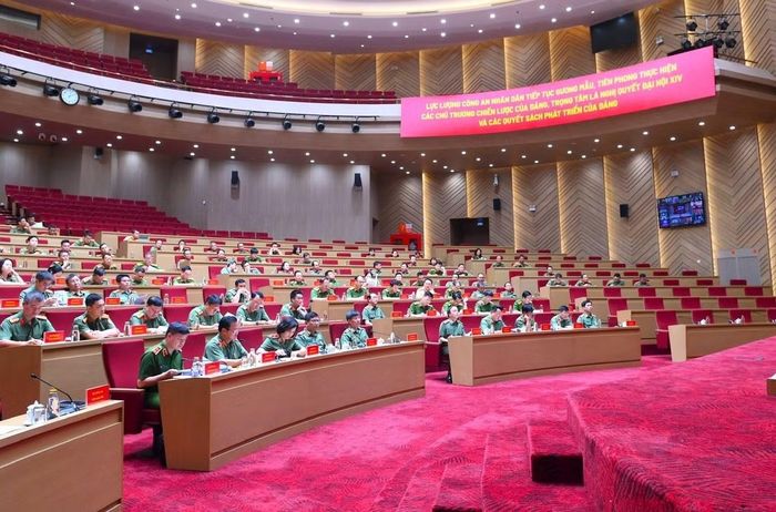 Các đại biểu dự hội nghị.