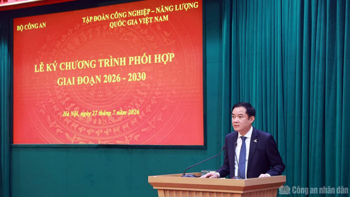 Chủ tịch Hội đồng thành viên Petrovietnam Lê Ngọc Sơn đề nghị Bộ Công an hướng dẫn Tập đoàn thẩm định đối tác, đánh giá rủi ro, xây dựng phương án bảo vệ ngay từ giai đoạn chuẩn bị đầu tư đối với các dự án trọng điểm.