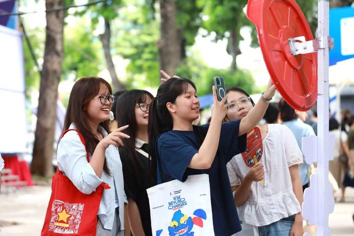 Nếu chuẩn bị tốt các điều kiện đảm bảo, thi trên máy tính không chỉ minh bạch, công bằng mà còn tiệm cận chuẩn quốc tế.