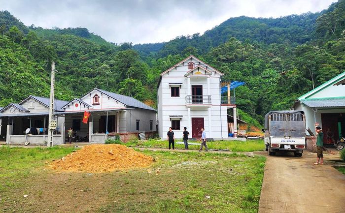 Dự án bố trí ổn định dân cư vùng thiên tai do Nhà nước đầu tư tại xóm Nặm Dạng, xã Minh Khai.