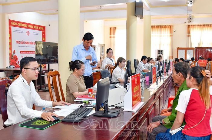 Cà Mau quyết tâm xây dựng nền hành chính hiện đại, chuyên nghiệp, phục vụ Nhân dân ngày càng tốt hơn.