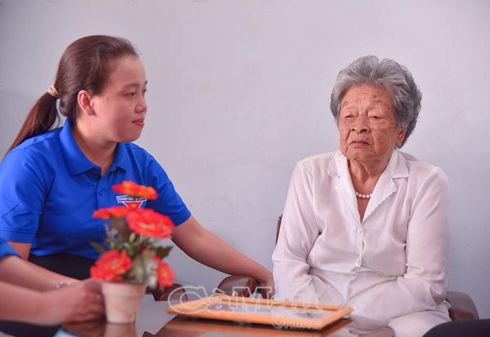  Mẹ VNAH Nguyễn Kim Mai kể về những năm tháng tham gia cách mạng, chồng và con trai hy sinh vì Tổ quốc.