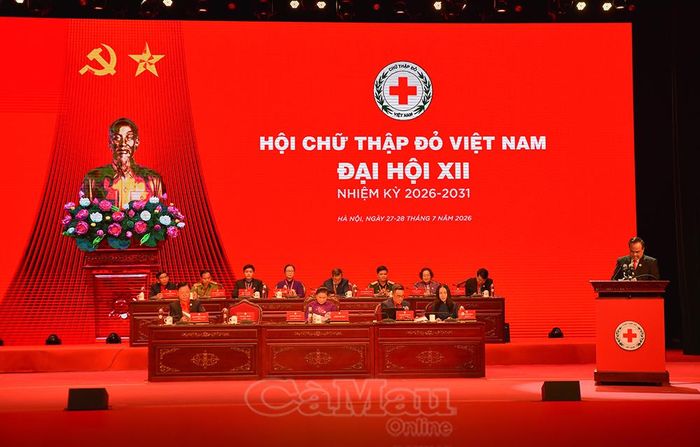 Đoàn Chủ tịch chủ trì phiên làm việc thứ Nhất.