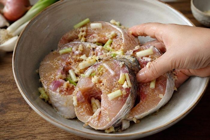 Bước 2: Kho cá