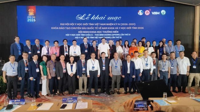 Các đại biểu tham dự hội nghị.
