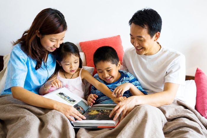 Bộ Y tế đề xuất tôn vinh các gia đình sinh đủ hai con tại 10 tỉnh, thành có mức sinh thấp. (Ảnh minh họa)
