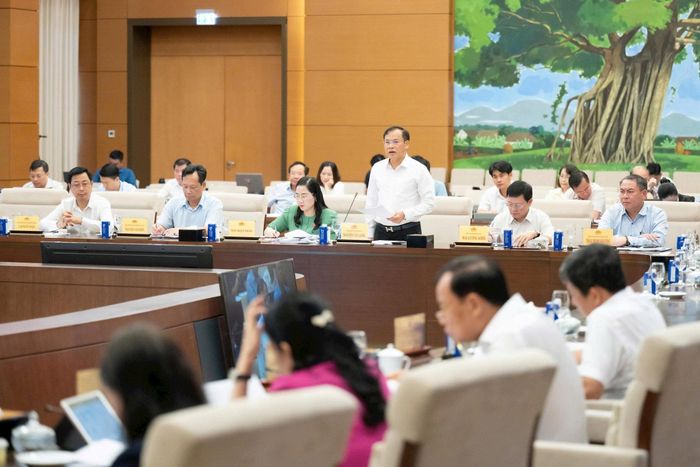 Thứ trưởng Bộ Công an Nguyễn Văn Long phát biểu thảo luận. Ảnh: media.quochoi.vn