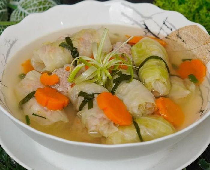 Canh bắp cải cuộn thịt băm dễ làm mà ngon miệng