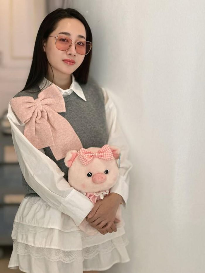Ở tuổi trưởng thành, Nguyễn Thùy Anh lựa chọn cuộc sống cân bằng giữa công việc và gia đình. Bên cạnh việc tiếp tục hoạt động nghệ thuật, cô vẫn duy trì công việc kinh doanh và dành thời gian vun vén tổ ấm.