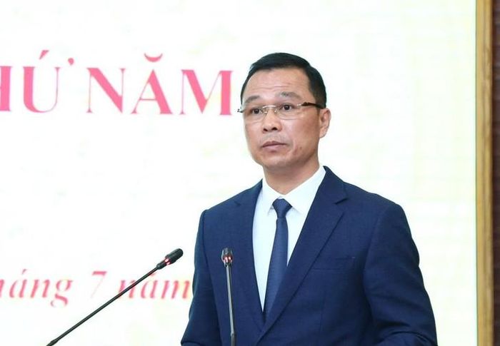 Ông Tô Anh Dũng, Phó Bí thư Tỉnh ủy, Chủ tịch UBND tỉnh Thanh Hóa phát biểu nhận nhiệm vụ. Ảnh: Quốc Hương.