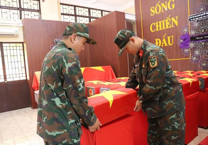 Hài cốt các liệt sĩ được tìm thấy tại Công viên Lê Thị Riêng. Ảnh: P.Thương.