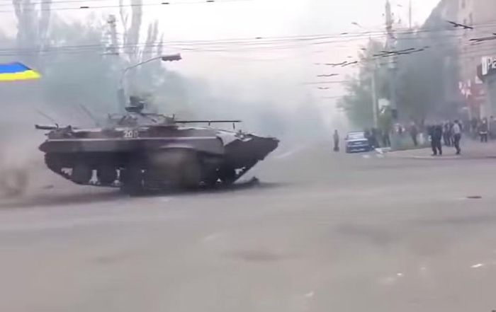 Tên tuổi của ông Drapatyi được biết đến từ năm 2014 khi chỉ huy đoàn xe thiết giáp vượt chướng ngại vật của lực lượng ly khai tại Mariupol để giải vây cho một đồn cảnh sát. Hình ảnh này nhanh chóng trở thành biểu tượng cho tinh thần kháng cự của Ukraine.
