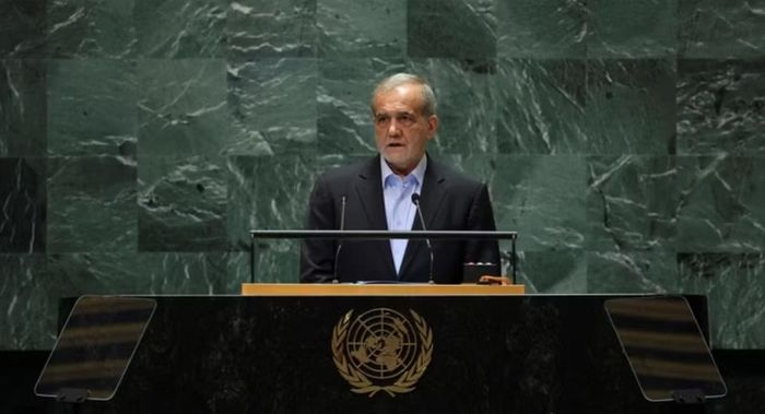 Ngoại trưởng Iran gọi đây là hành động phiêu lưu nguy hiểm, vi phạm rõ ràng các nguyên tắc cơ bản của Hiến chương Liên Hợp Quốc và khẳng định Tehran sẽ kiên quyết bảo vệ an ninh cũng như lợi ích quốc gia.