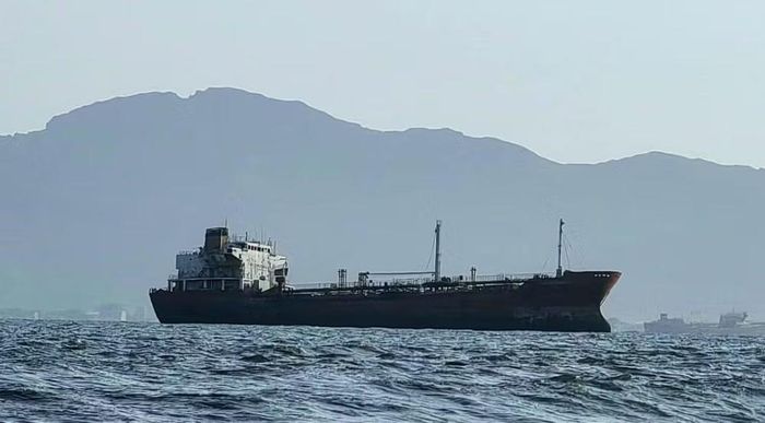 Bộ Ngoại giao Iran cho biết vụ việc xảy ra rạng sáng 25/7, gây ra vụ nổ trên một tàu hàng của nước này, khiến 1 thủy thủ thiệt mạng và nhiều người bị thương.