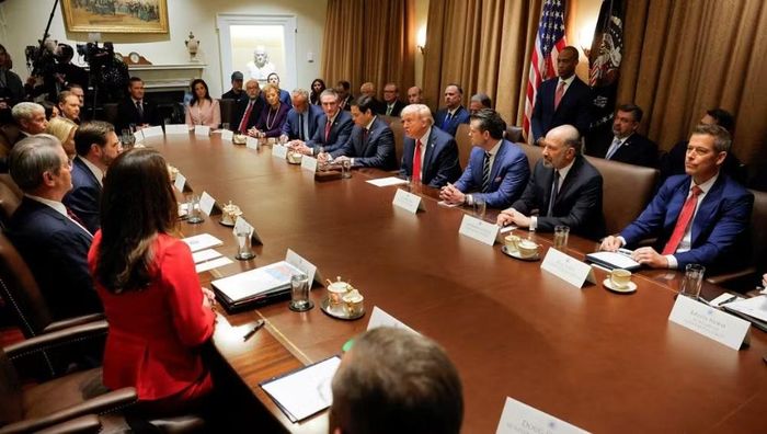Trong cuộc họp tại Nhà Trắng ngày 24/7, ông Donald Trump cùng các quan chức quân sự và an ninh đã thảo luận về bước đi tiếp theo đối với Iran.