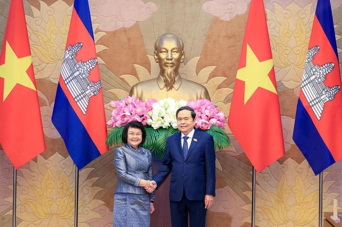 Chủ tịch Quốc hội Trần Thanh Mẫn và Chủ tịch Quốc hội Vương quốc Campuchia Samdech Khuon Sudary. Ảnh: Viết Chung