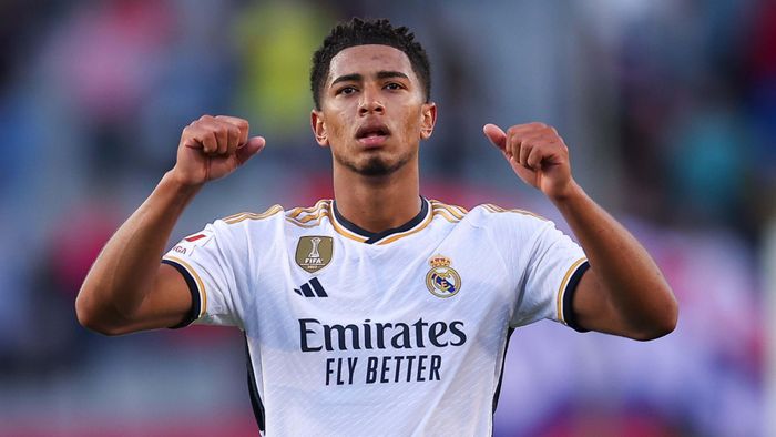  Jude Bellingham, một cầu thủ Anh, đang khoác áo Real Madrid. 