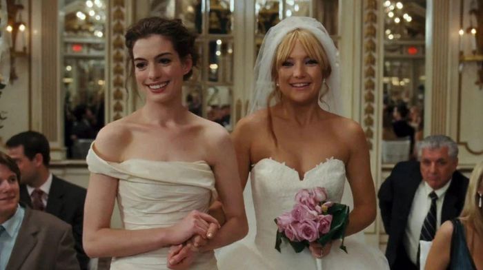  Bộ phim hài Bride Wars (Cô dâu đại chiến) đã đem đến nhiều góc nhìn thấu đáo về tình yêu và hôn nhân. Ảnh minh họa: Một cảnh trong phim Bride Wars (Cô dâu đại chiến). 