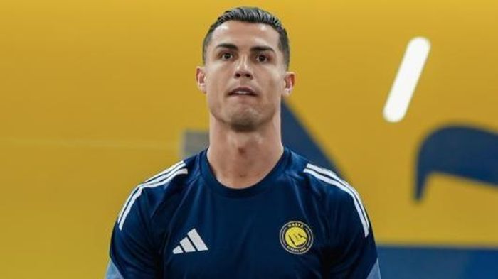  Cristiano Ronaldo rời Real Madrid với 5 Quả bóng vàng nhưng có mức phí thấp hơn nhiều thương vụ tại Premier League hiện nay. 