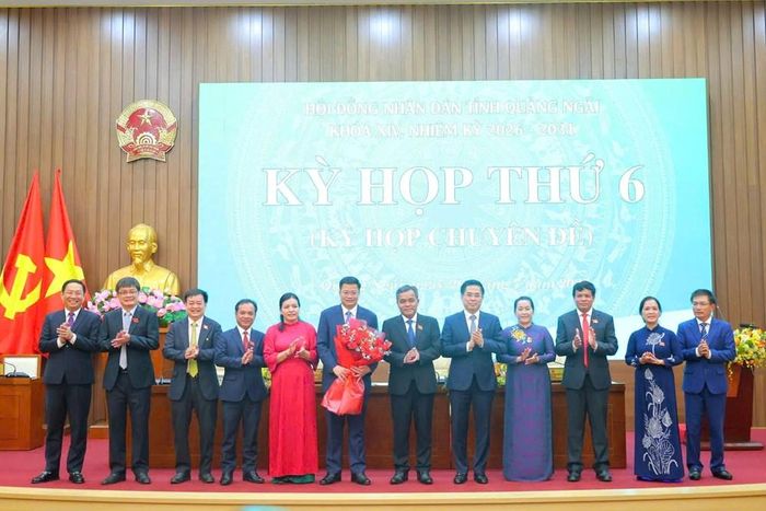 Lãnh đạo Trung ương và tỉnh Quảng Ngãi chúc mừng tân Chủ tịch UBND tỉnh