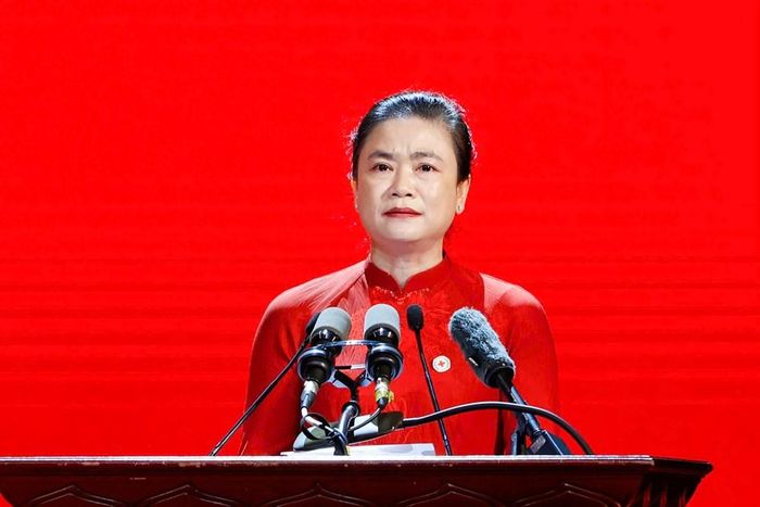 Bà Đỗ Thị Thu Thảo, Chủ tịch Hội Chữ thập đỏ Việt Nam phát biểu khai mạc Đại hội