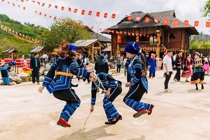 Bản Mây – nơi các nghệ nhân bản địa trực tiếp kể câu chuyện văn hóa Tây Bắc cho du khách