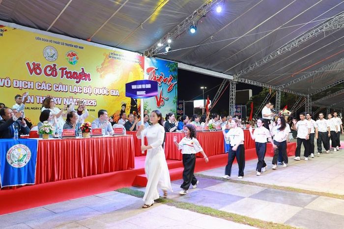 Các đoàn quốc tế tham gia tranh tài tại giải đấu