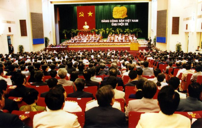  Đại hội đại biểu toàn quốc lần thứ IX Đảng Cộng Sản Việt Nam năm 2001. Ảnh: TTXVN 