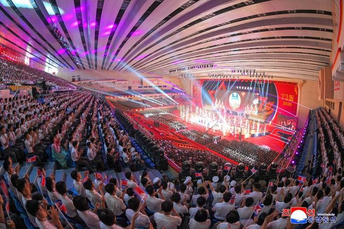 Chương trình biểu diễn nghệ thuật kỷ niệm 73 năm Ngày Chiến thắng tại Bình Nhưỡng, Triều Tiên ngày 27/7/2026. Ảnh: Yonhap/TTXVN phát