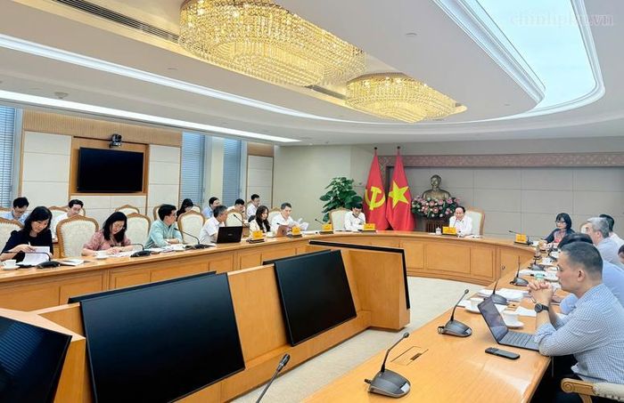 Các đại biểu tham dự cuộc họp về dự thảo Nghị định quy định chi tiết một số điều và biện pháp để tổ chức, hướng dẫn thi hành Nghị quyết số 20/2026/QH16 - Ảnh: VGP/Thu Sa