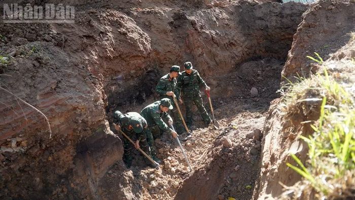 Lực lượng làm nhiệm vụ tìm kiếm, quy tập.