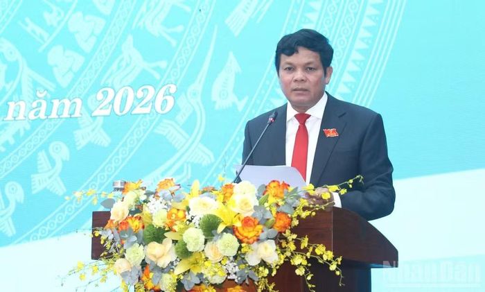 Phó Bí thư Tỉnh ủy, Chủ tịch Hội đồng nhân dân tỉnh Quảng Ngãi Nguyễn Đức Tuy phát biểu bế mạc kỳ họp.