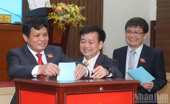Đồng chí Nguyễn Đức Tâm, Phó Bí thư Tỉnh ủy Quảng Ngãi được Hội đồng nhân dân tỉnh Quảng Ngãi tín nhiệm tuyệt đối bầu giữ chức Chủ tịch Ủy ban nhân dân tỉnh Quảng Ngãi nhiệm kỳ 2026-2031.